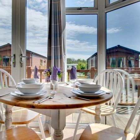 Stunning 3-Bed Hot Tub Lodge Northumberland Felton  外观 照片